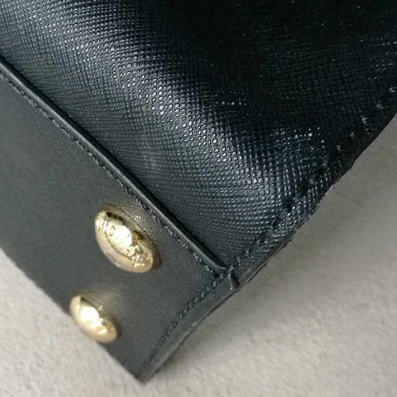 SOLD MK Large Hamilton Saffiano Leather Tote - Picture 15 of 16